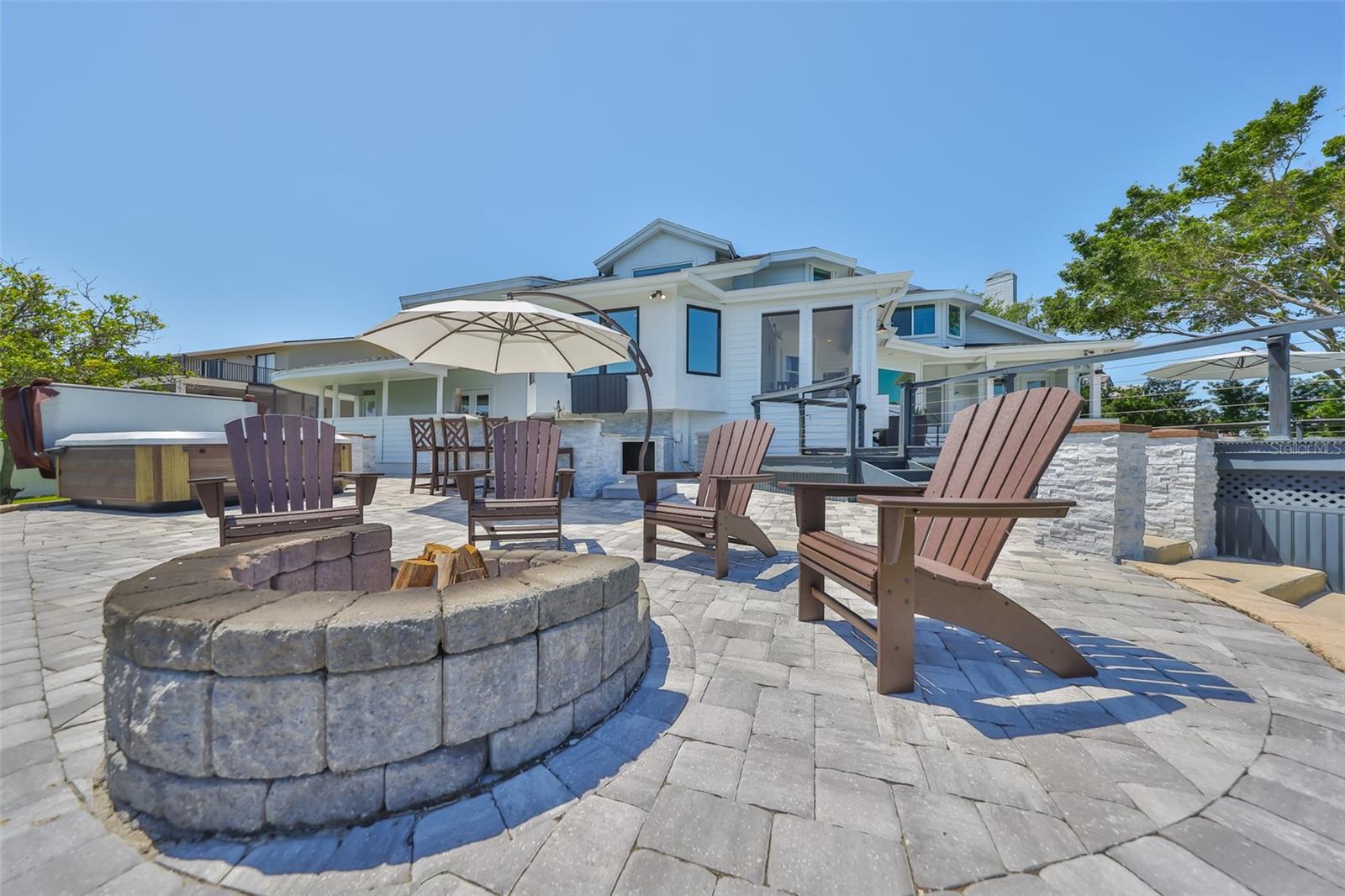 APOLLO BEACH UNIT SIX - Residential