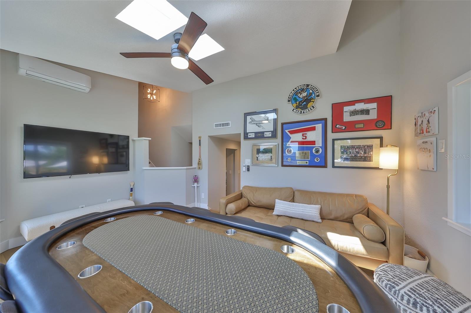 APOLLO BEACH UNIT SIX - Residential