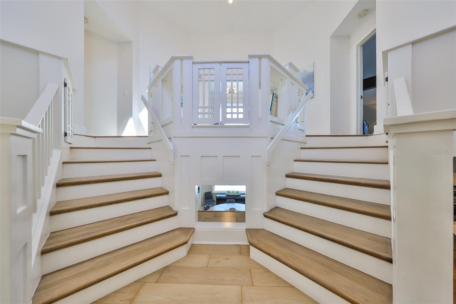 APOLLO BEACH UNIT SIX - Residential