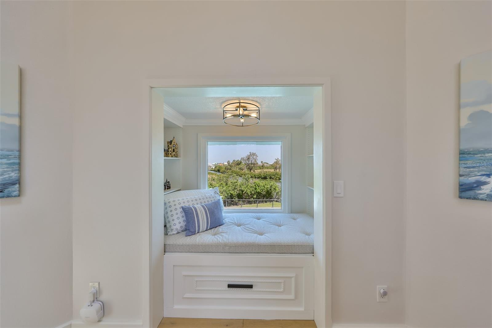 APOLLO BEACH UNIT SIX - Residential