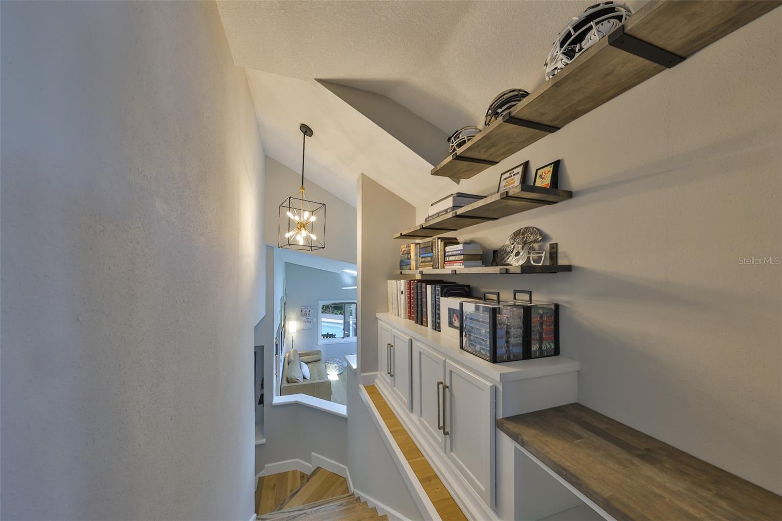 APOLLO BEACH UNIT SIX - Residential