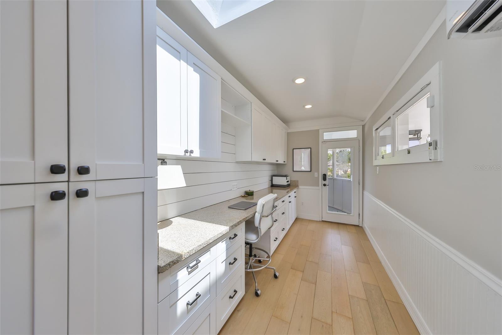 APOLLO BEACH UNIT SIX - Residential