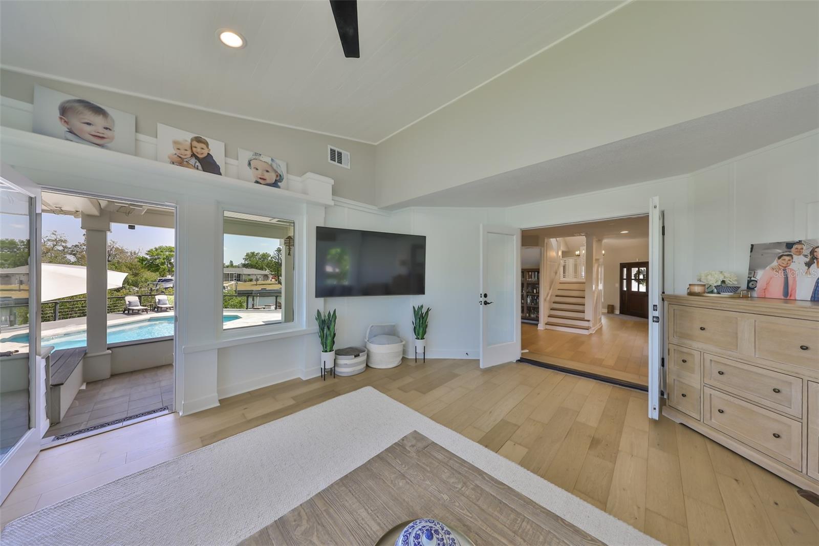 APOLLO BEACH UNIT SIX - Residential