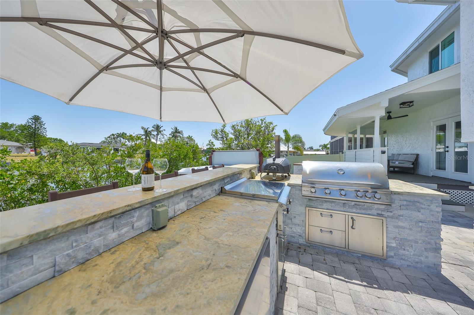 APOLLO BEACH UNIT SIX - Residential