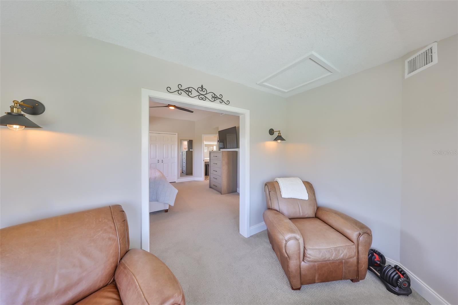 APOLLO BEACH UNIT SIX - Residential