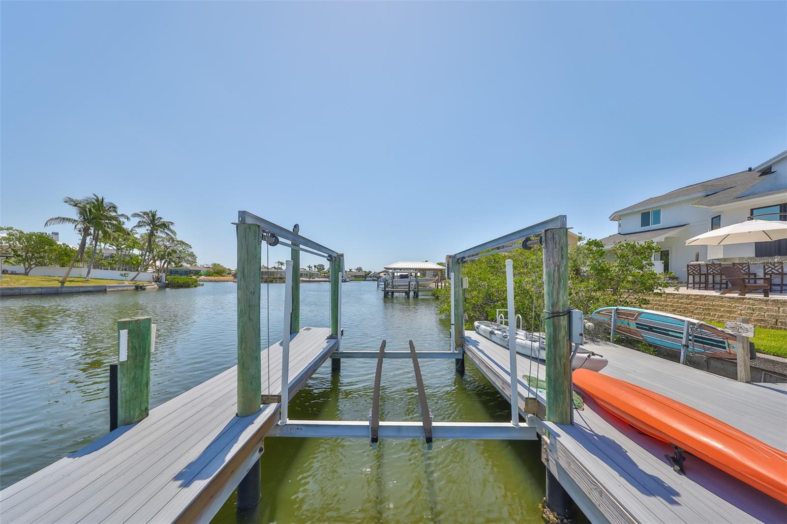 APOLLO BEACH UNIT SIX - Residential