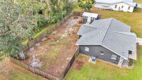 A home in PLANT CITY