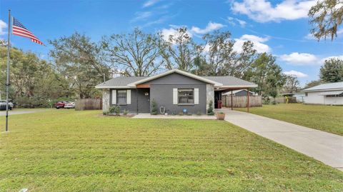 A home in PLANT CITY