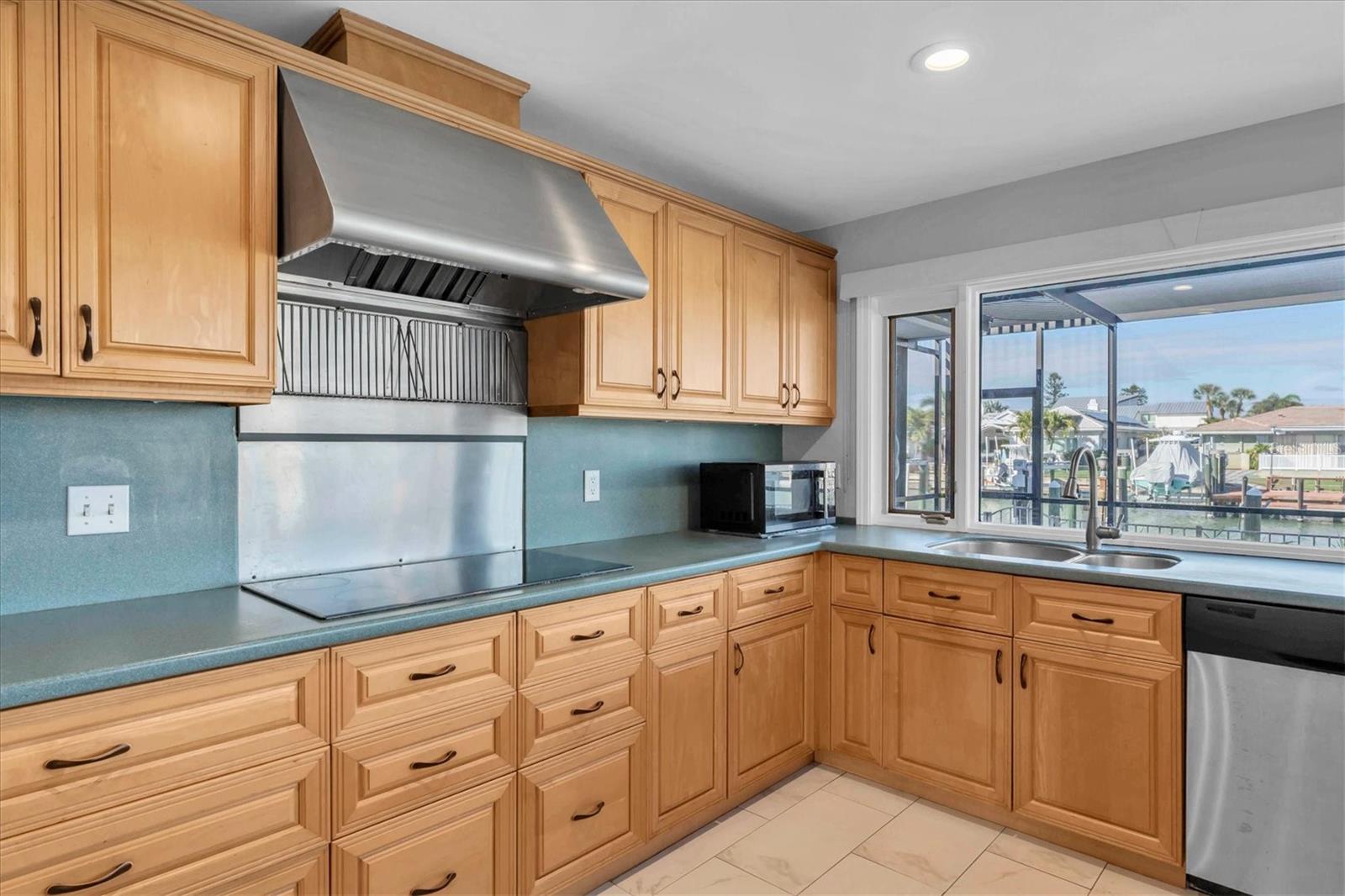 BAYWAY ISLES - Residential