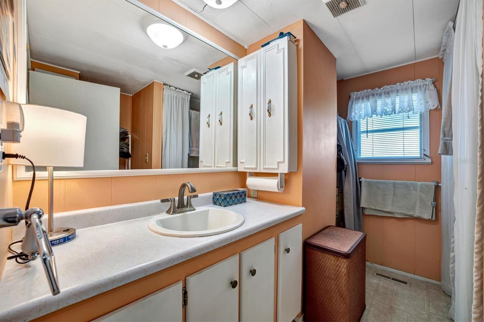 122 E SAINT ANNES CIRCLE