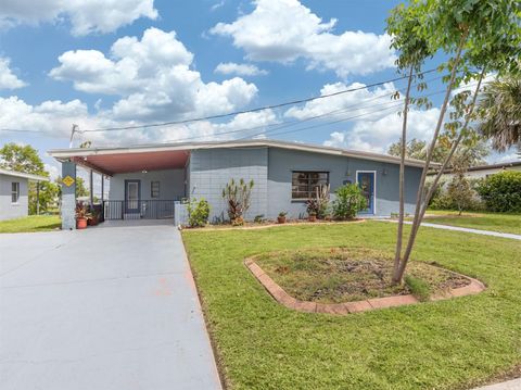 A home in NORTH PORT