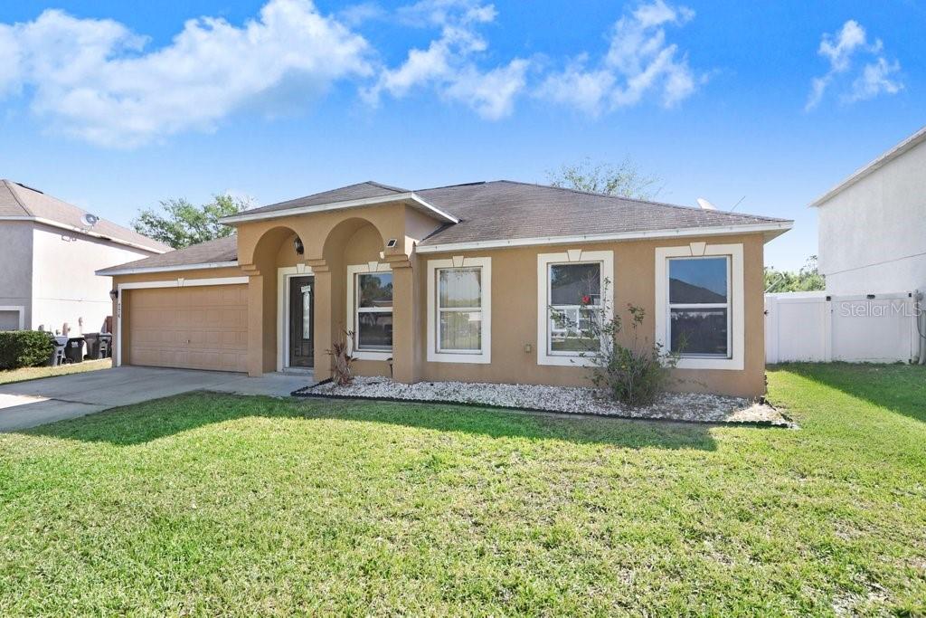 774 LOBELIA DR