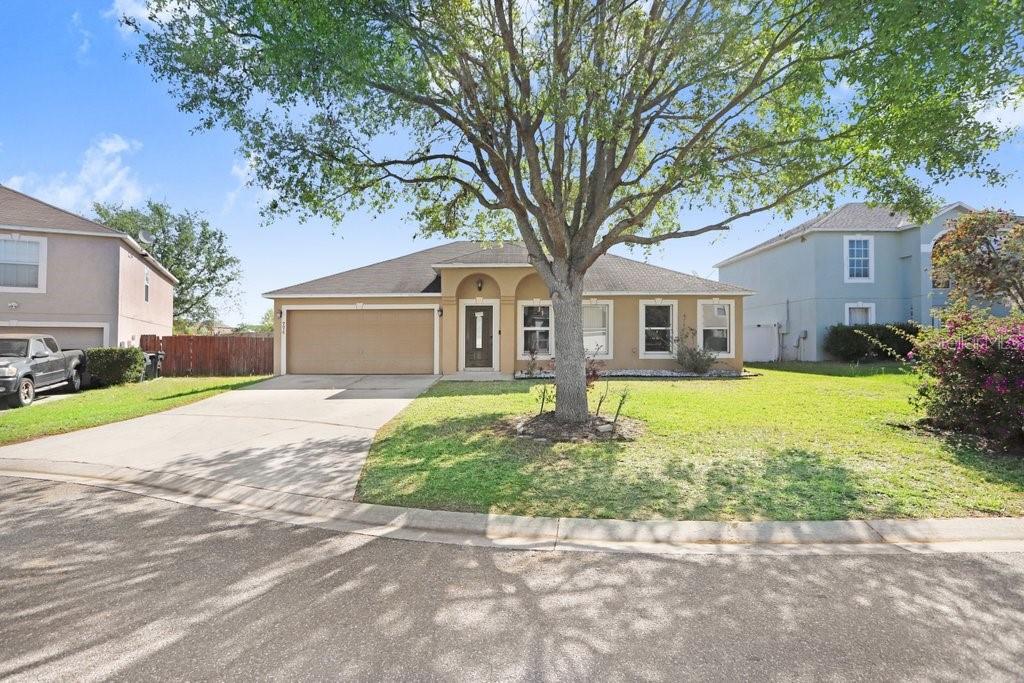 774 LOBELIA DR