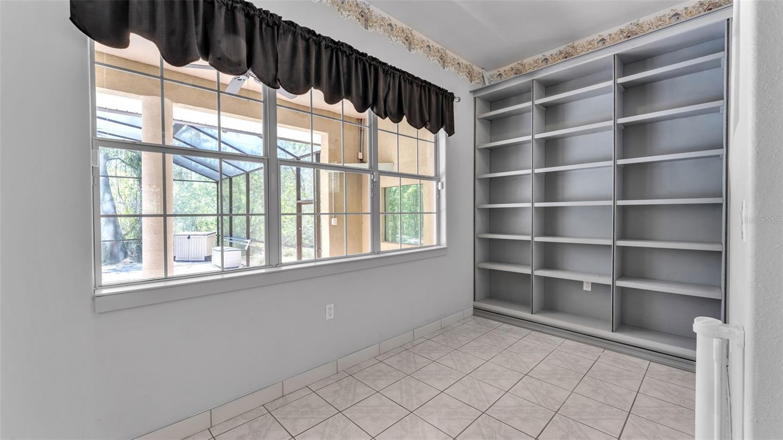 LAKELAND ACRES - Residential