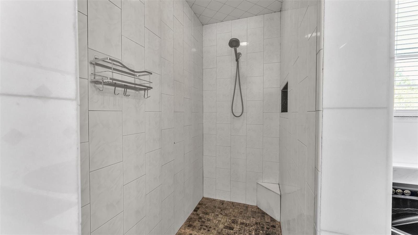 LAKELAND ACRES - Residential