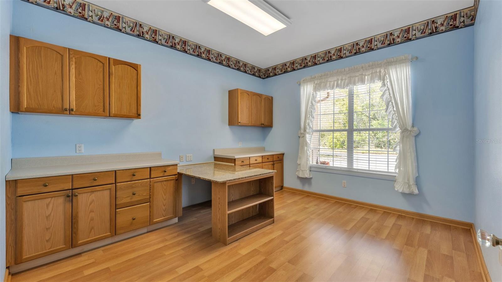 LAKELAND ACRES - Residential