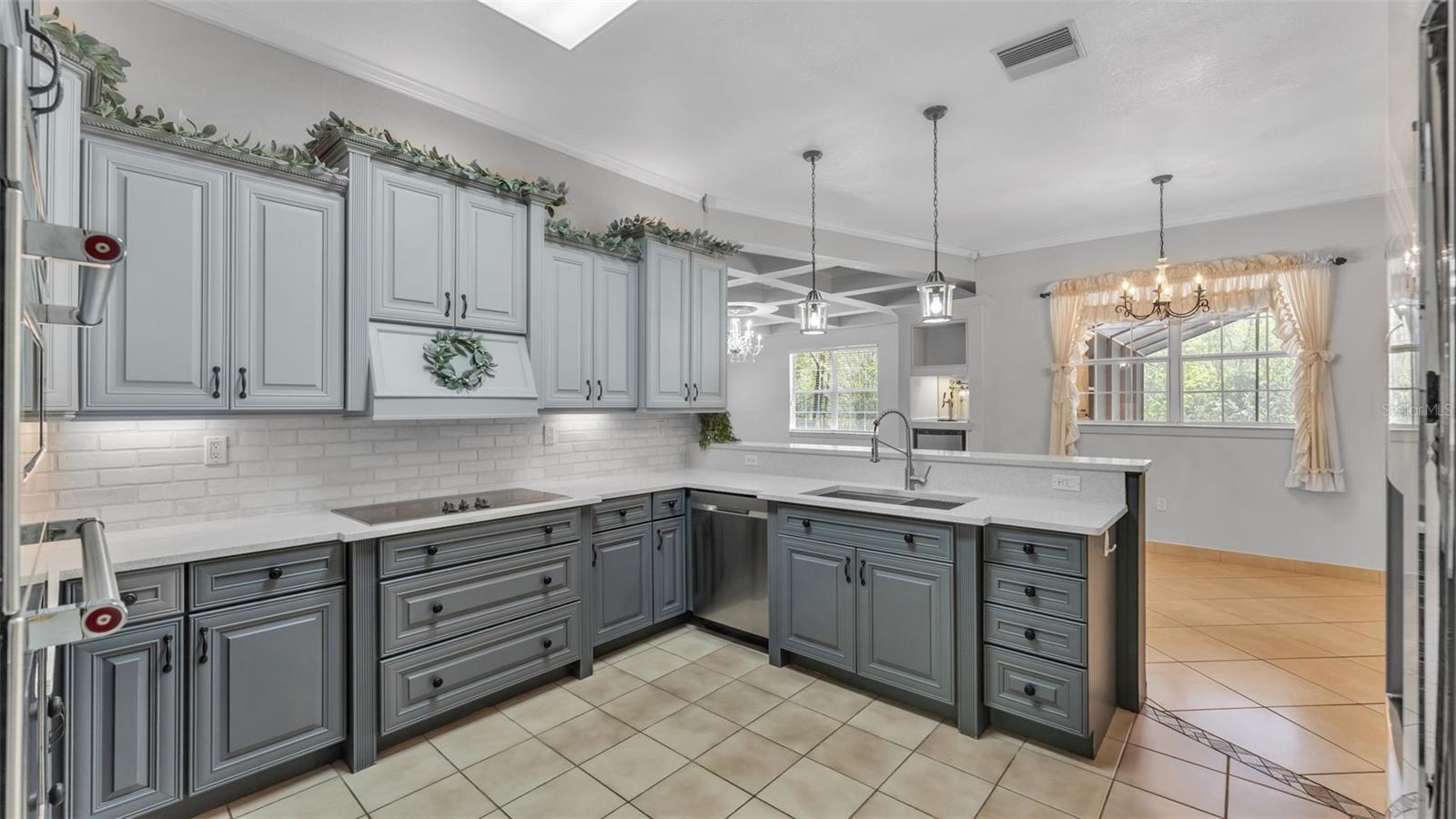 LAKELAND ACRES - Residential