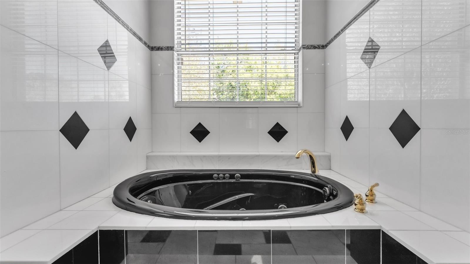 LAKELAND ACRES - Residential