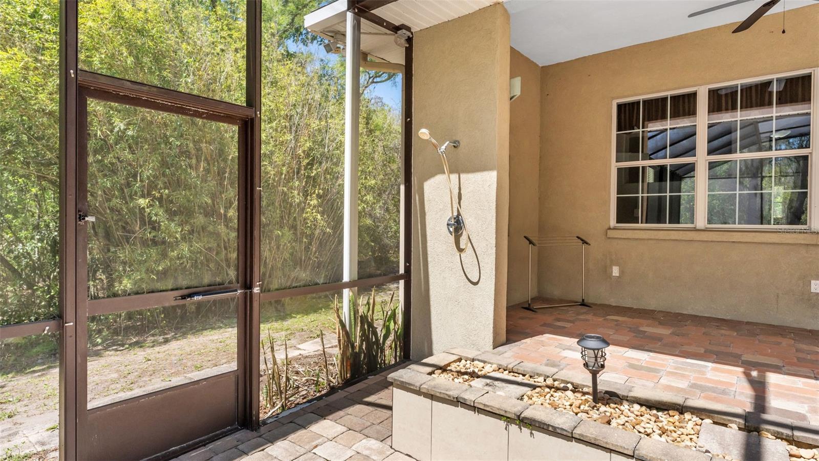 LAKELAND ACRES - Residential