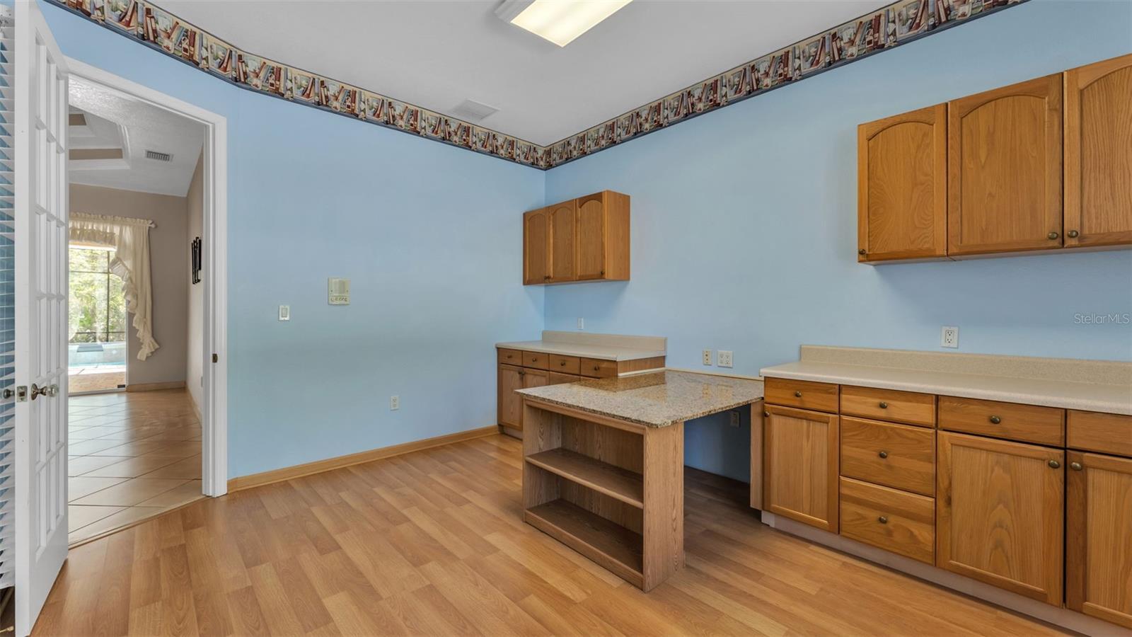 LAKELAND ACRES - Residential