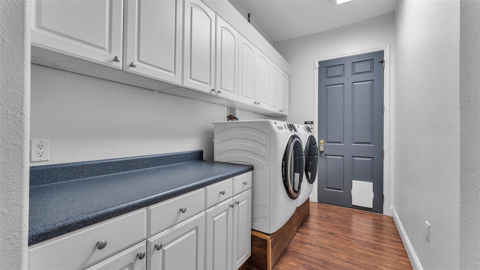 LAKELAND ACRES - Residential