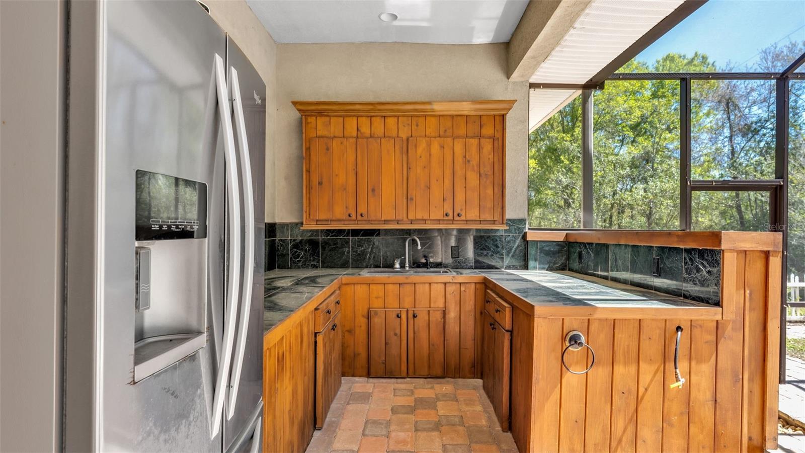 LAKELAND ACRES - Residential