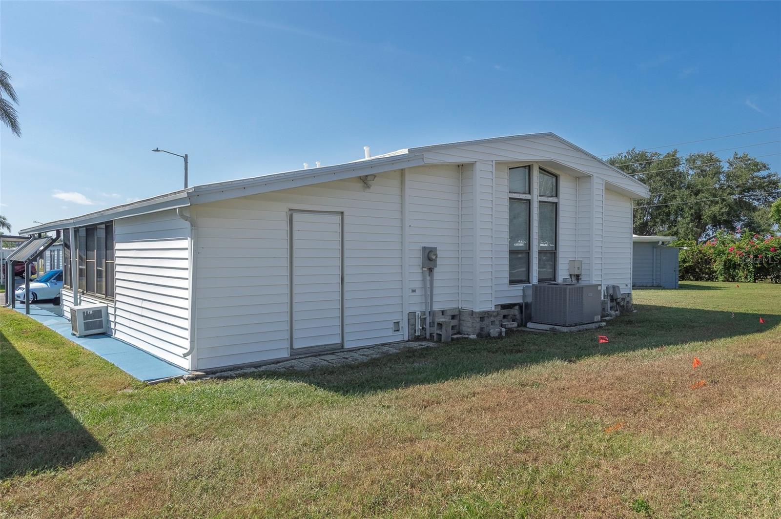 GOLDEN GATE MOBILE HOME PARK UNREC - Residential