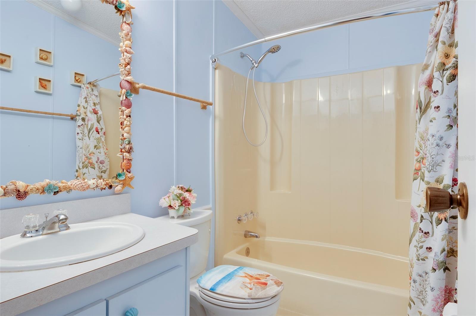 GOLDEN GATE MOBILE HOME PARK UNREC - Residential