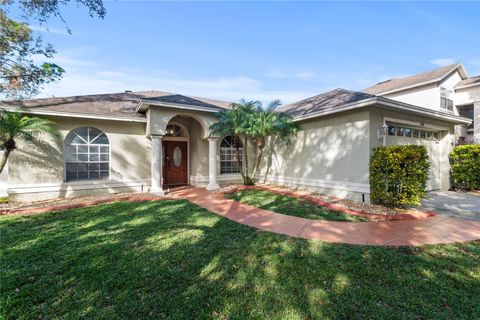 A home in MINNEOLA