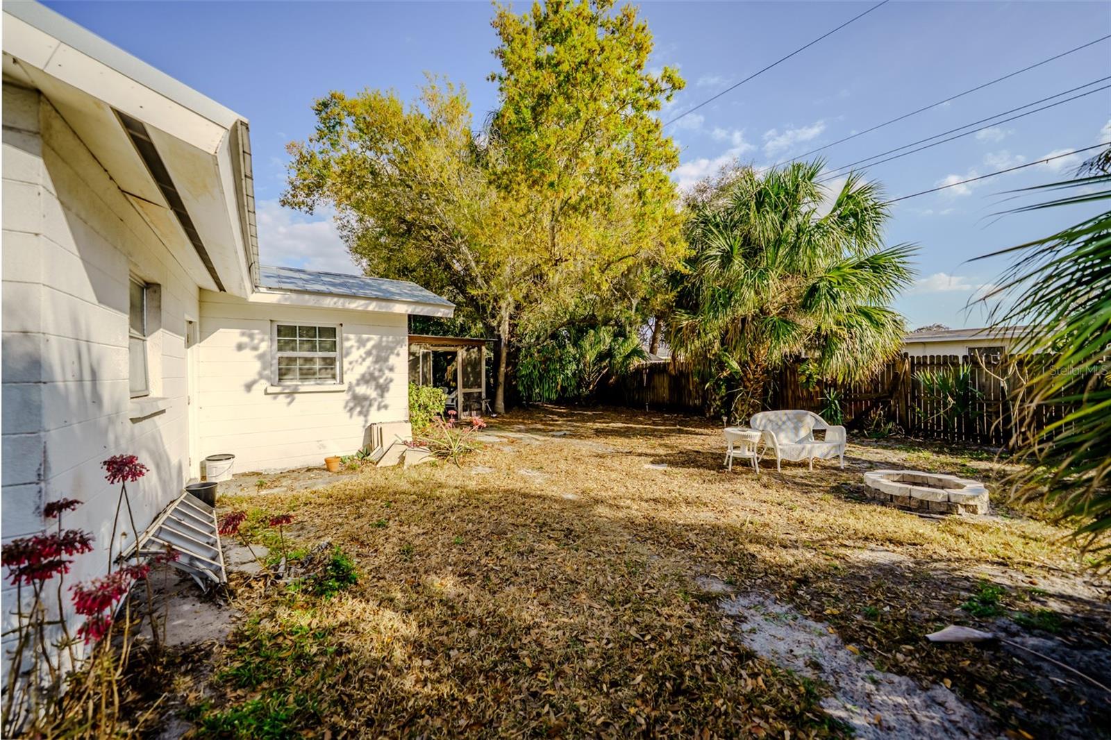 SOUTH GATE MANOR - Residential