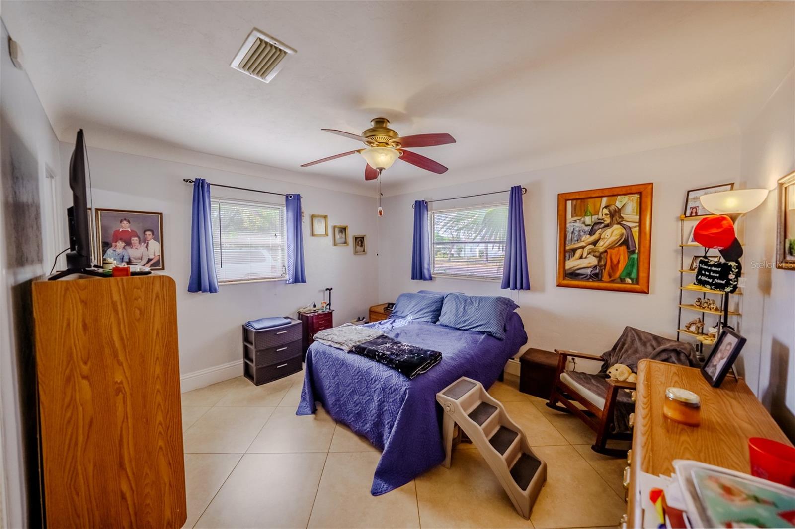 SOUTH GATE MANOR - Residential