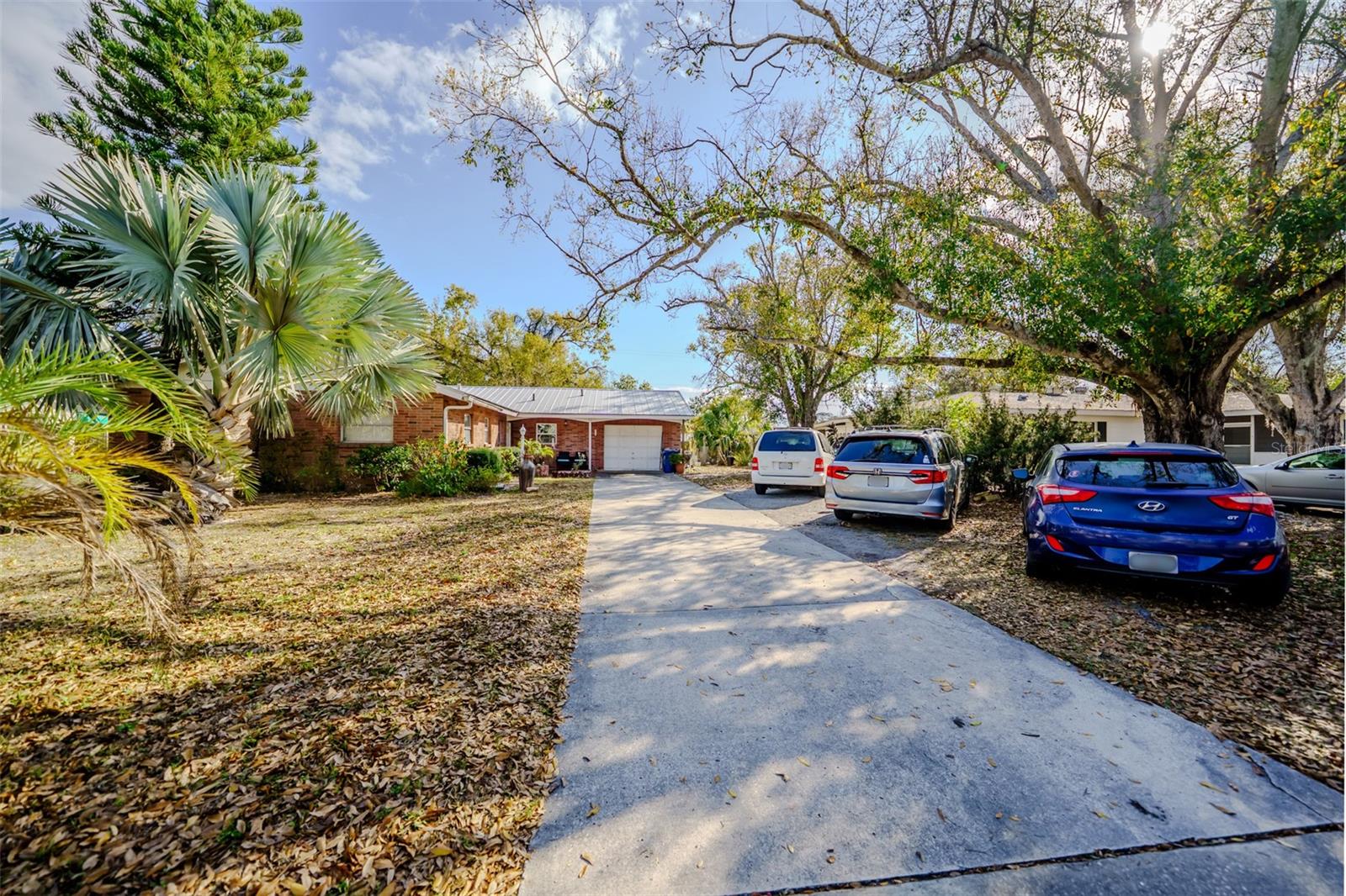 SOUTH GATE MANOR - Residential