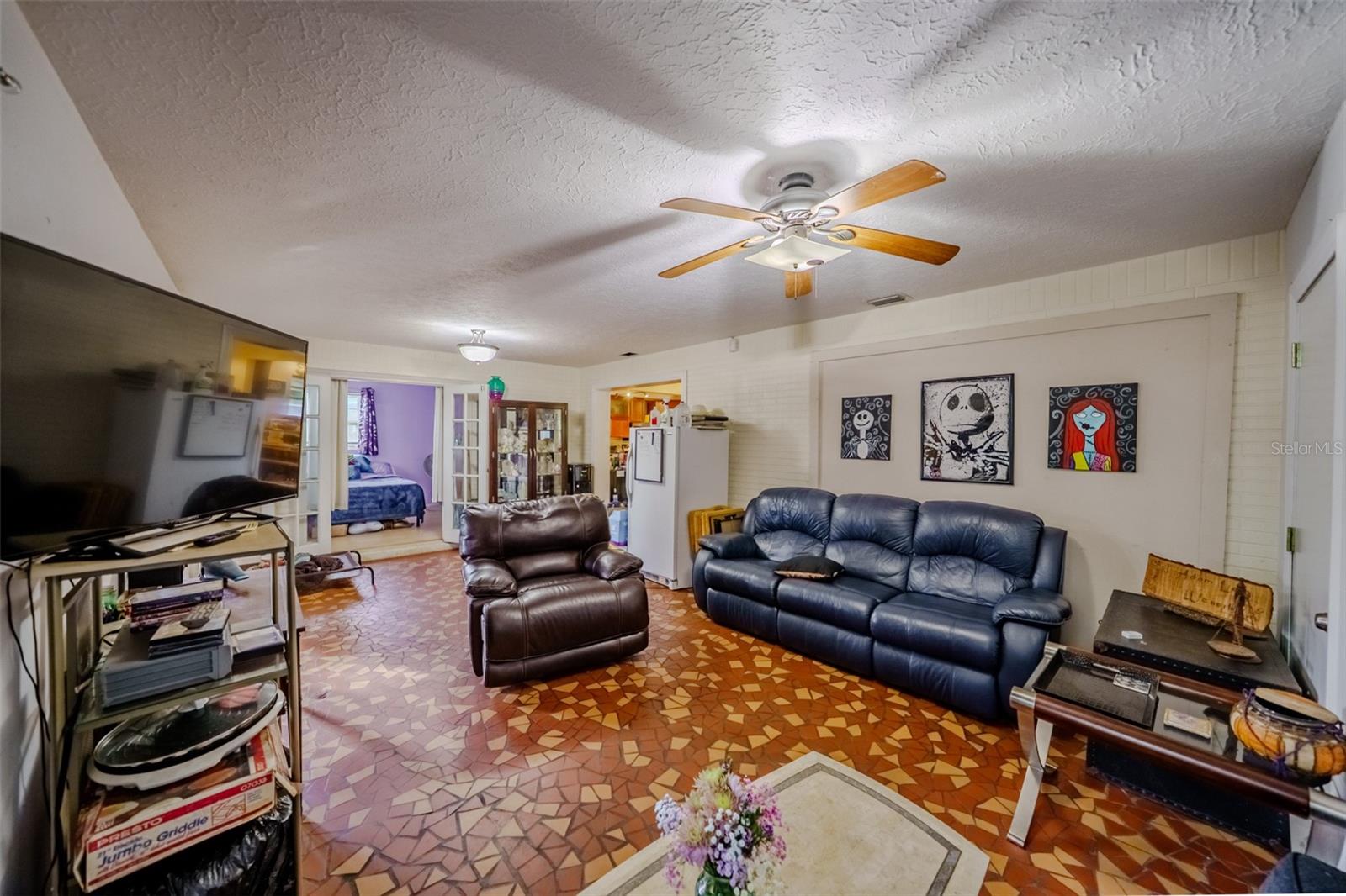 SOUTH GATE MANOR - Residential