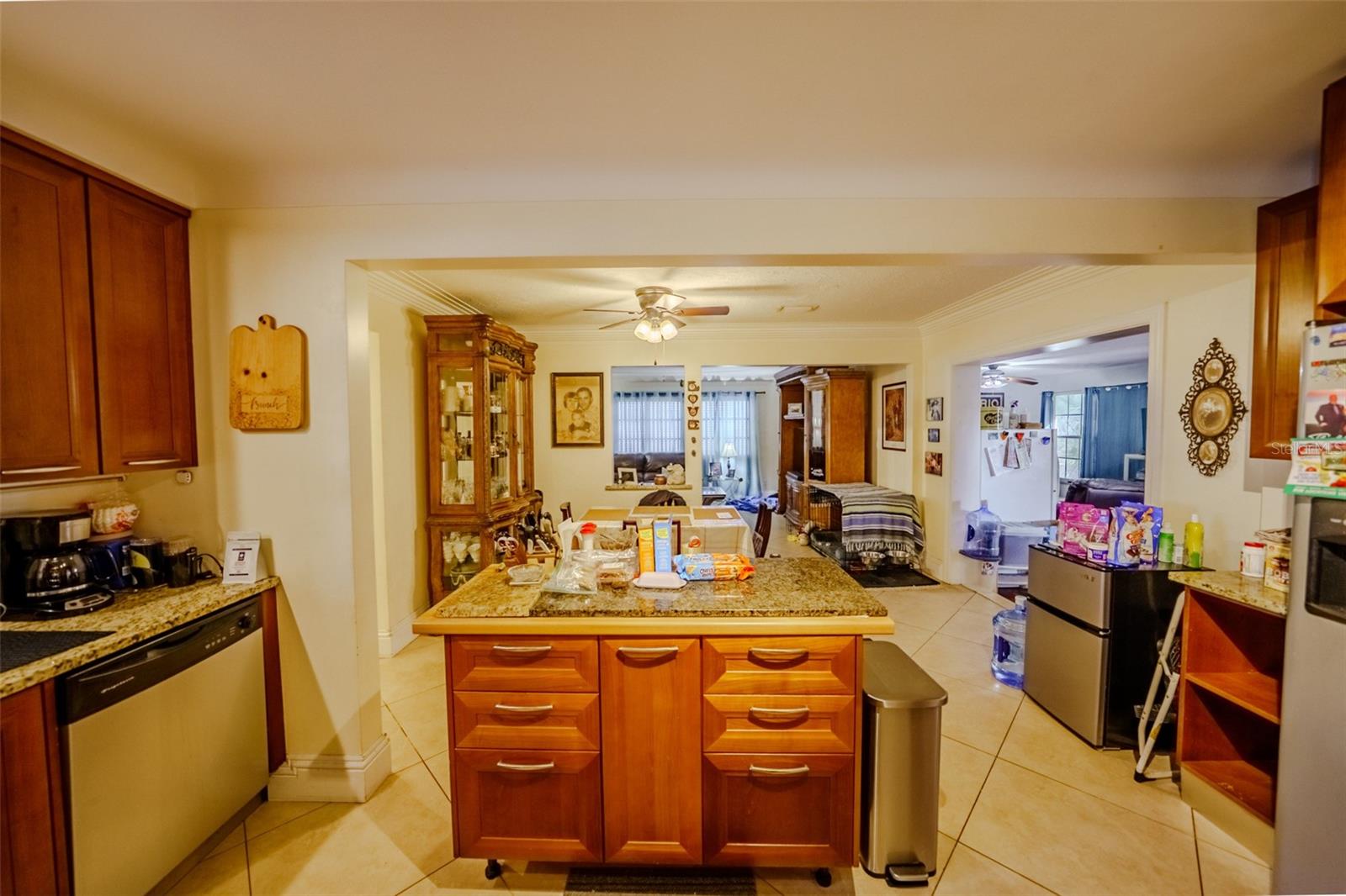 SOUTH GATE MANOR - Residential