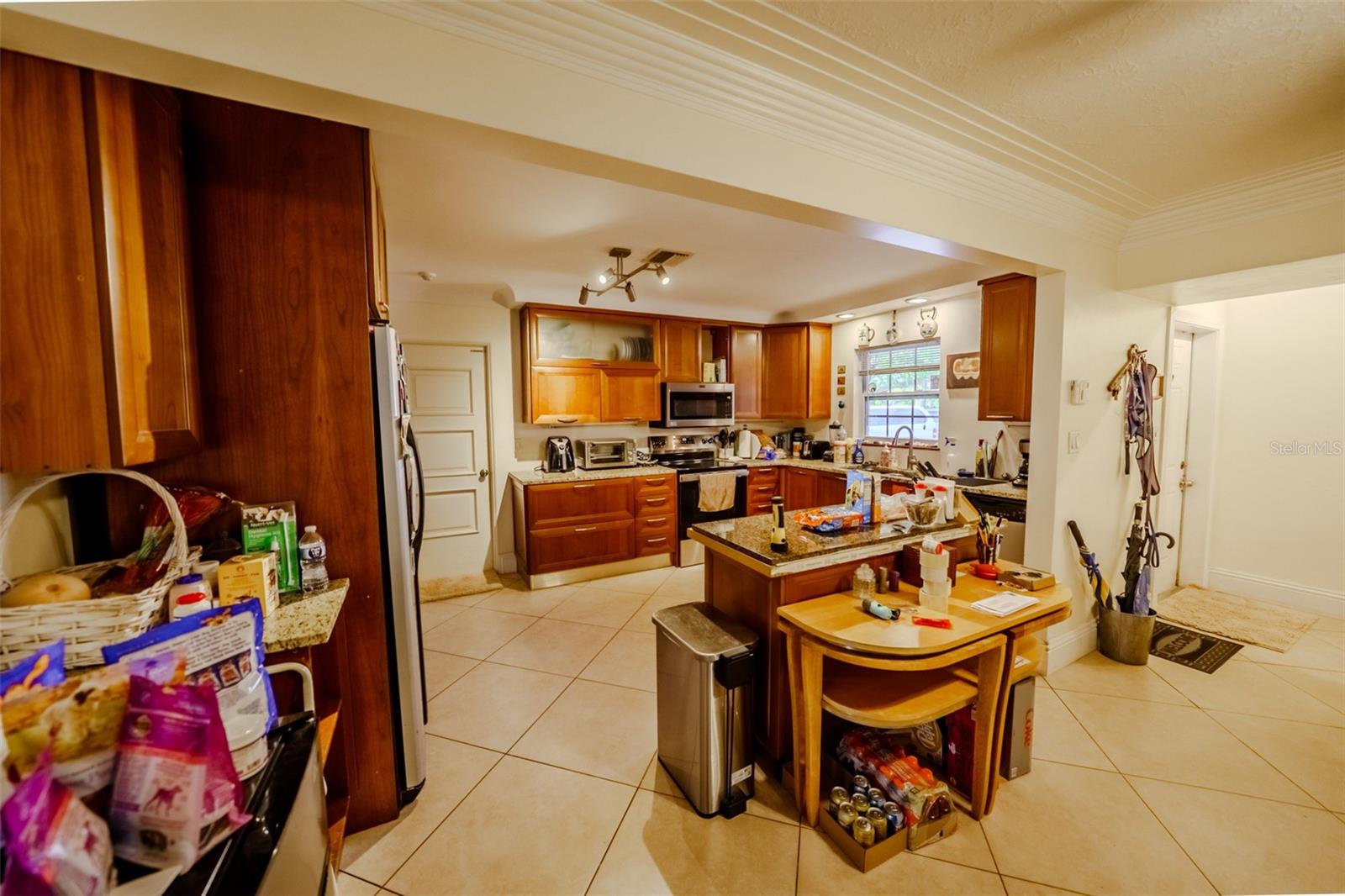 SOUTH GATE MANOR - Residential