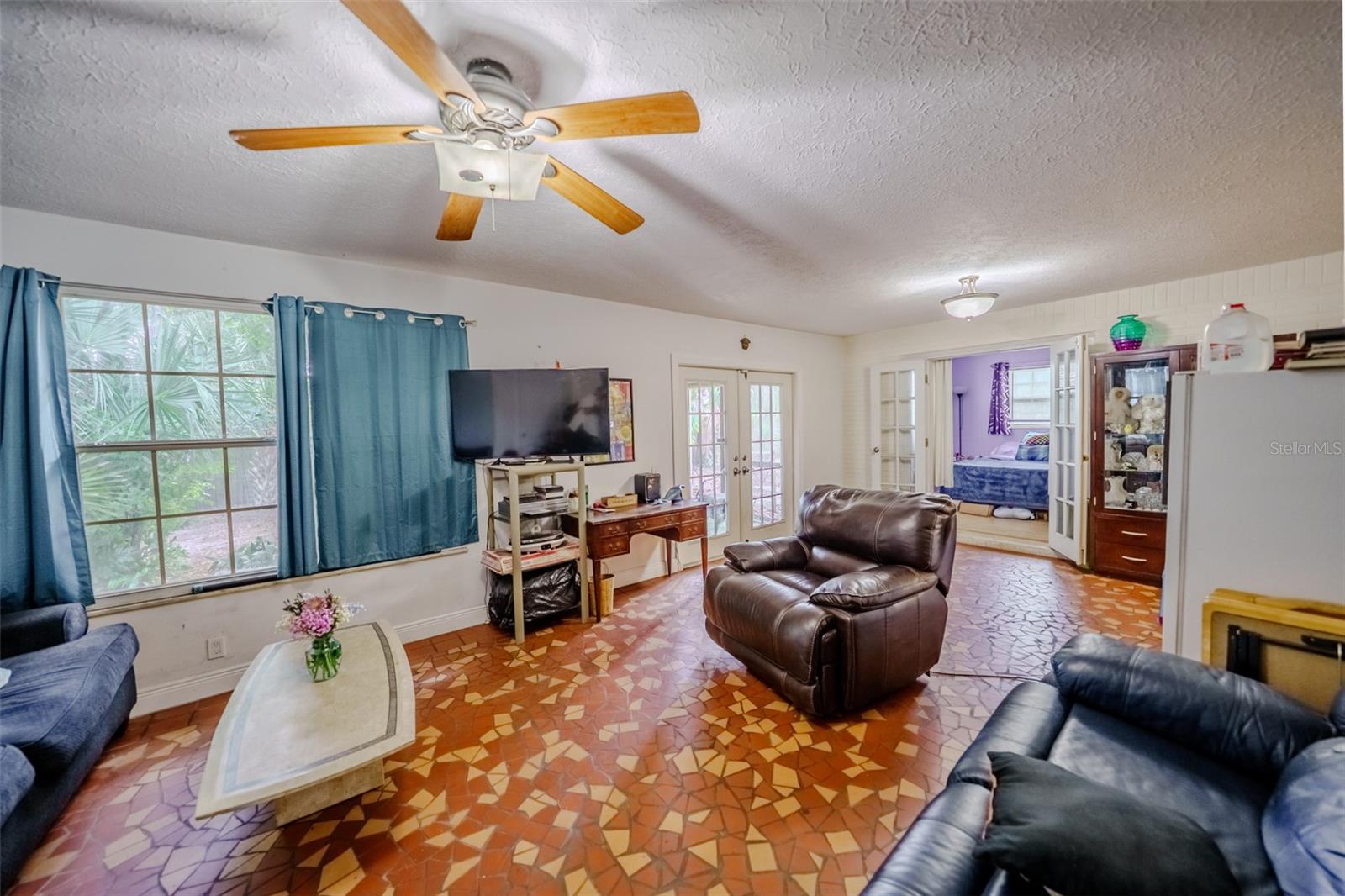 SOUTH GATE MANOR - Residential