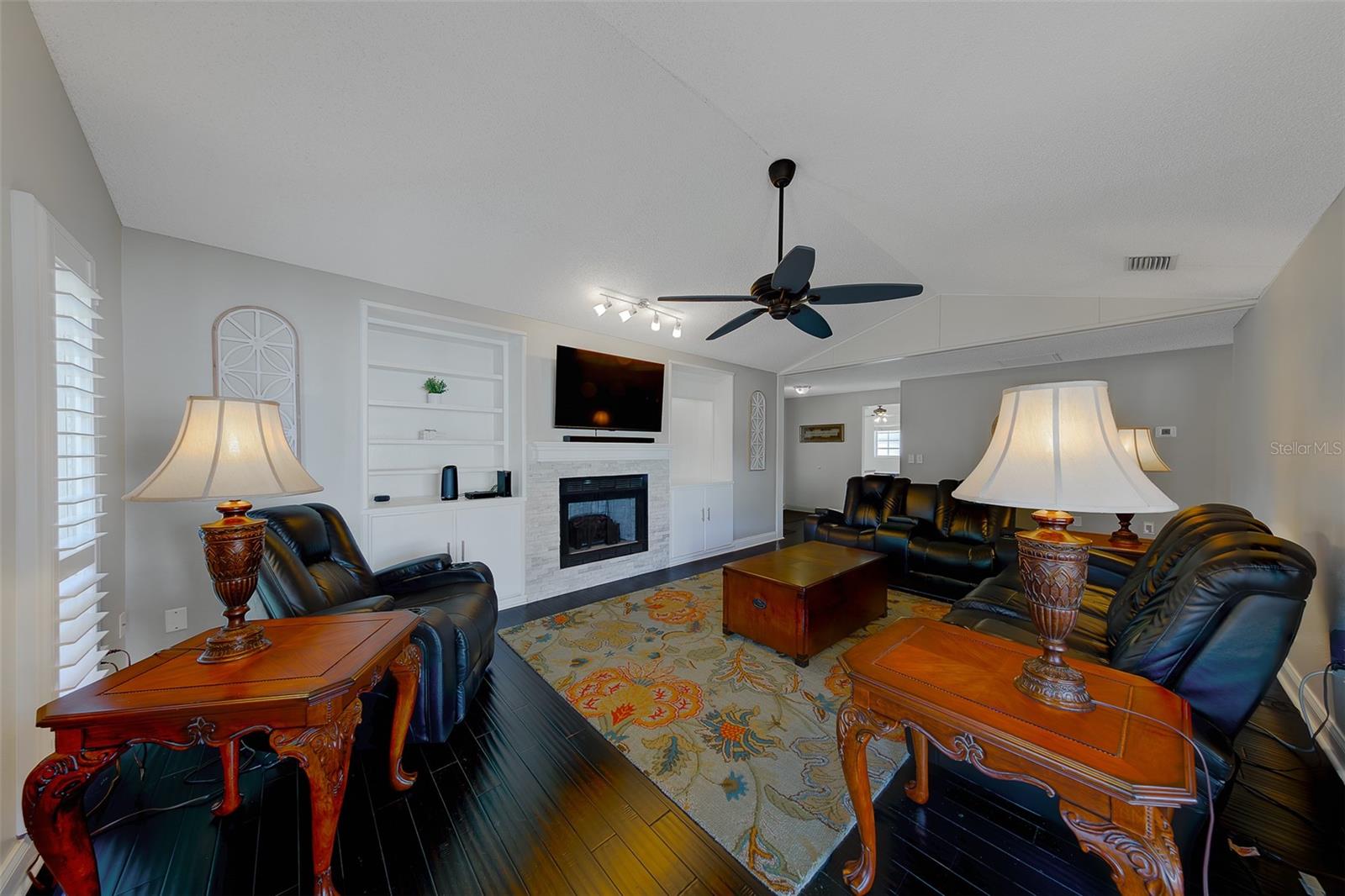 BEACON GROVES UNIT III - Residential