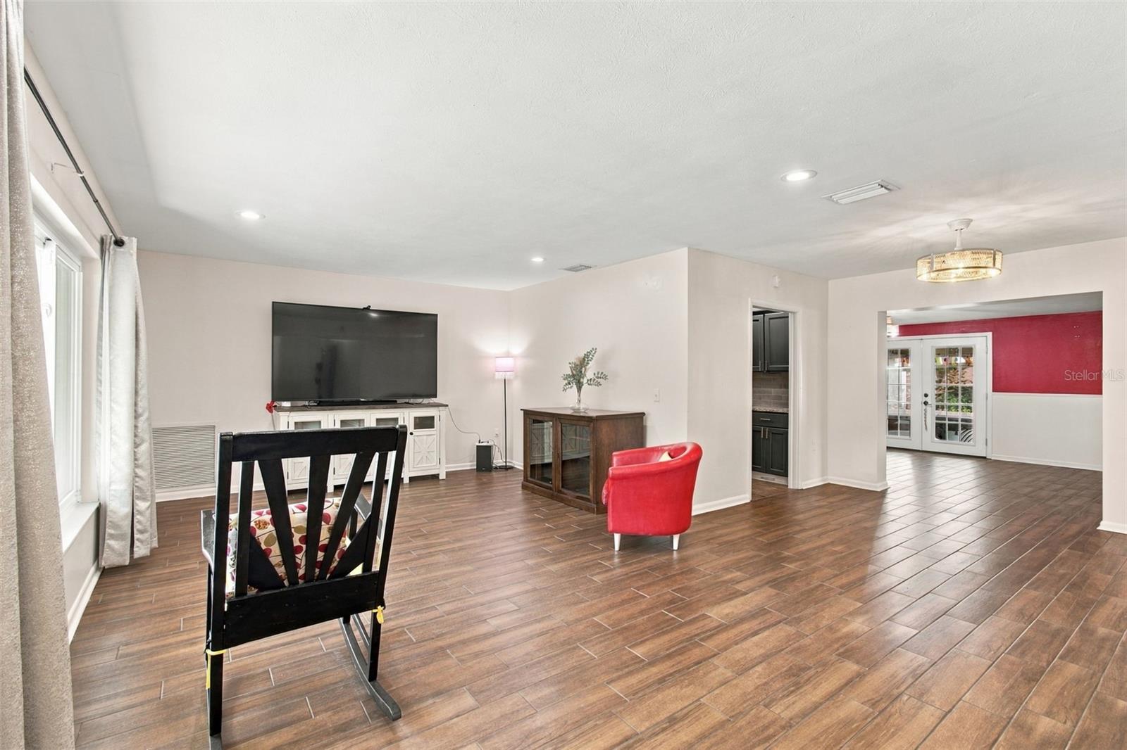 1103 RIDGEFIELD DRIVE