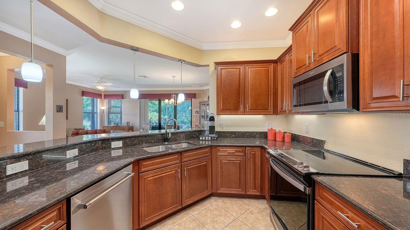 VENETIAN FALLS PH 3 - Residential
