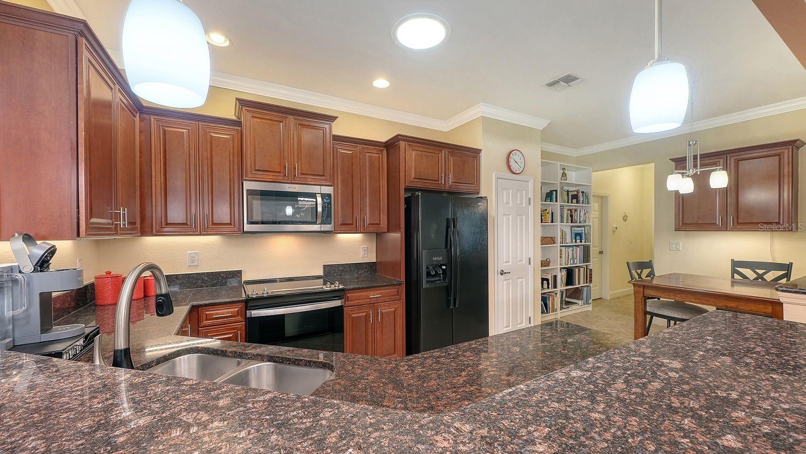 VENETIAN FALLS PH 3 - Residential