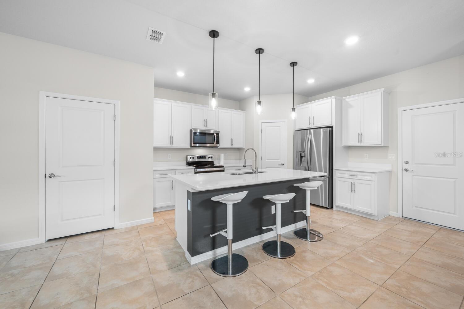 ISLES/LK NONA PH 1B - Residential Lease