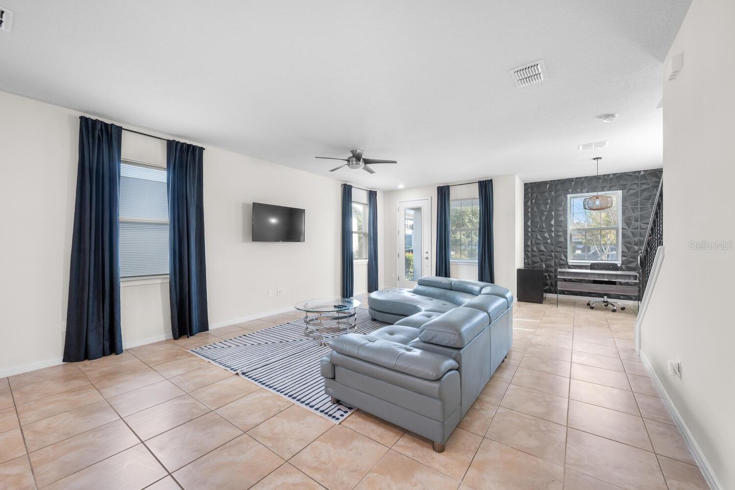 ISLES/LK NONA PH 1B - Residential Lease