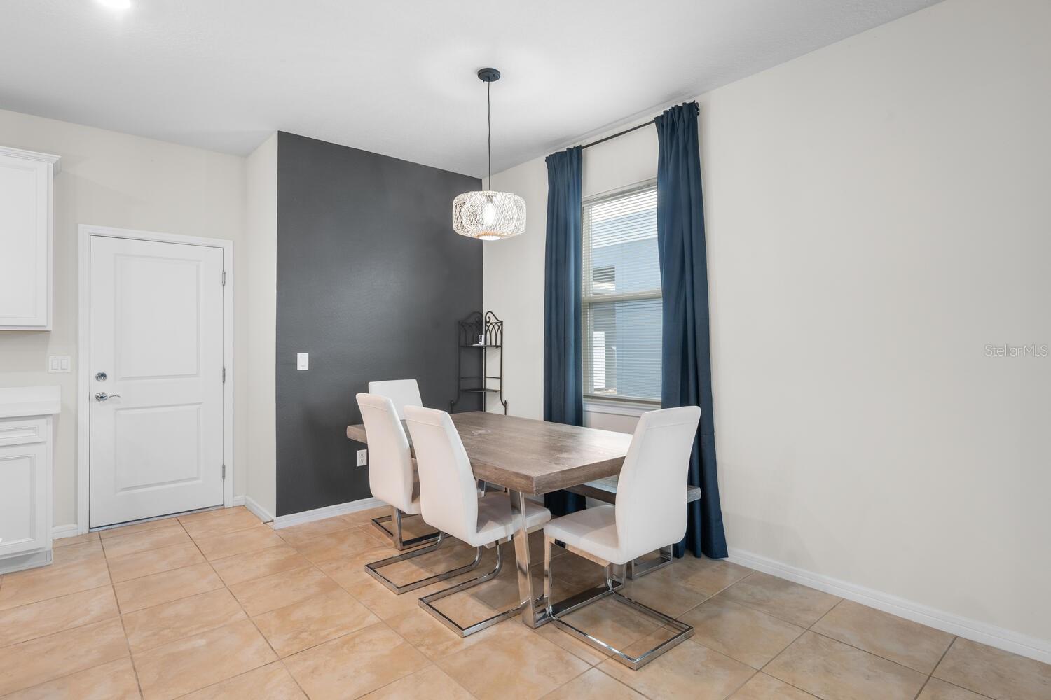 ISLES/LK NONA PH 1B - Residential Lease