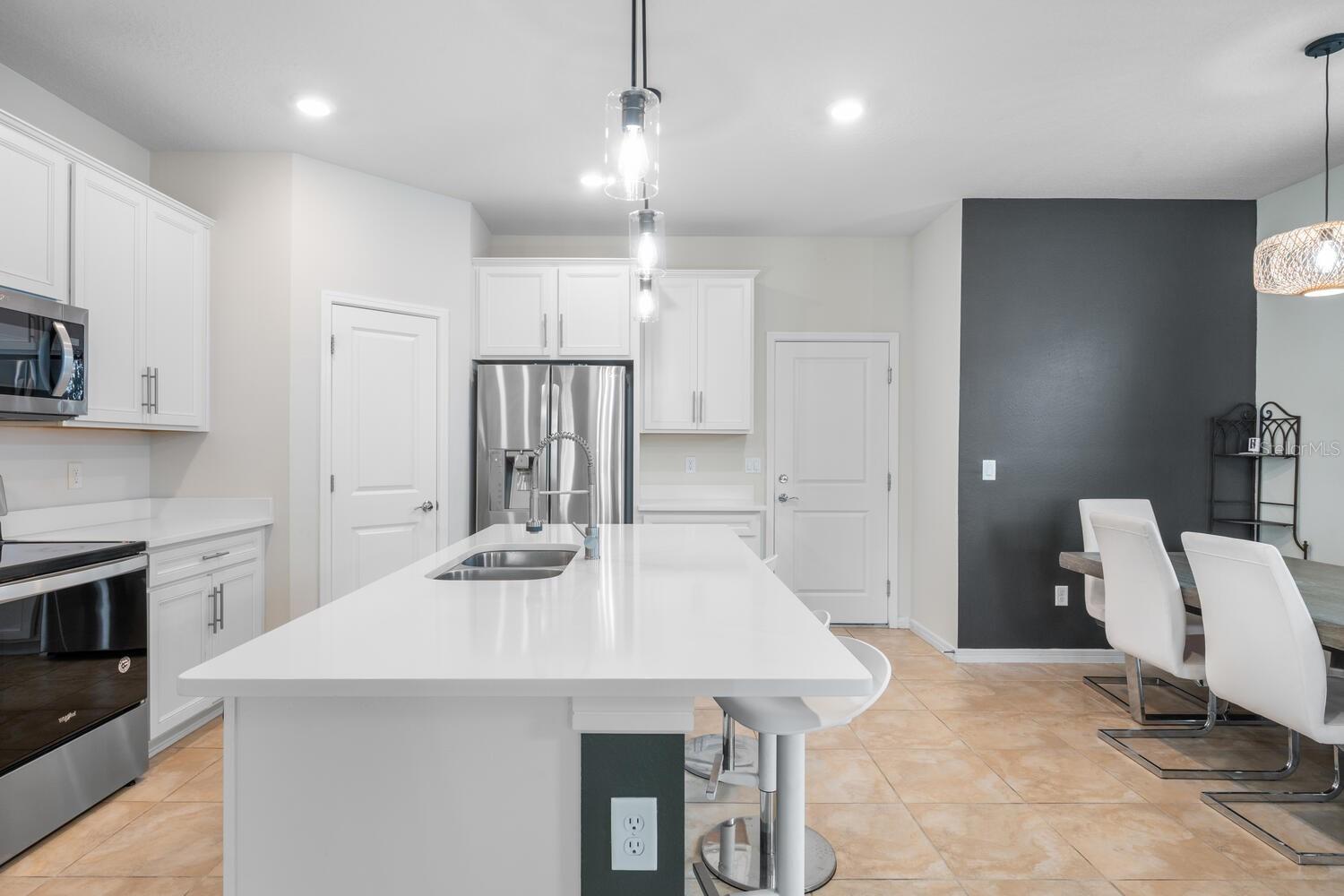 ISLES/LK NONA PH 1B - Residential Lease