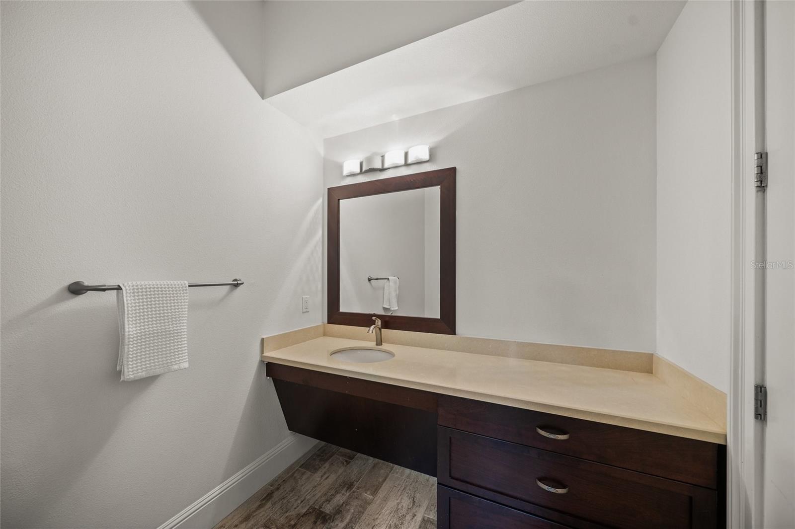 LAKE CLUB PH I - Residential