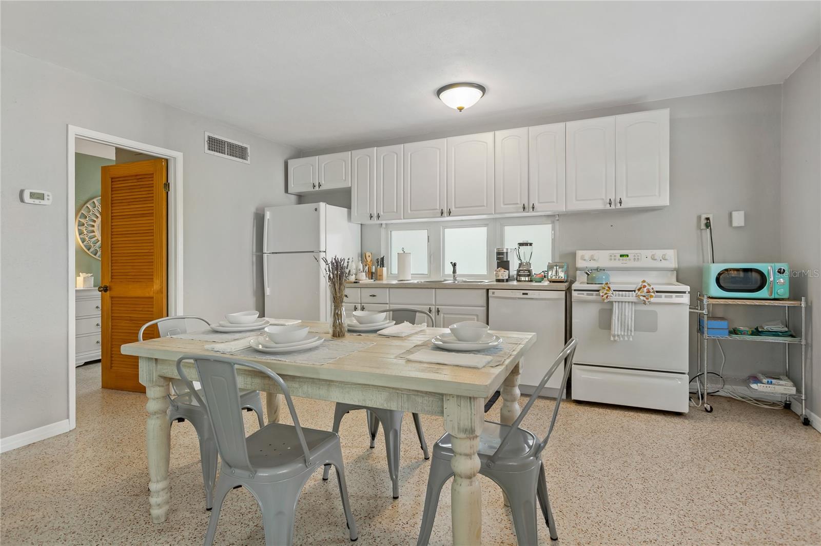 GOLDEN BEACH SUB - Residential