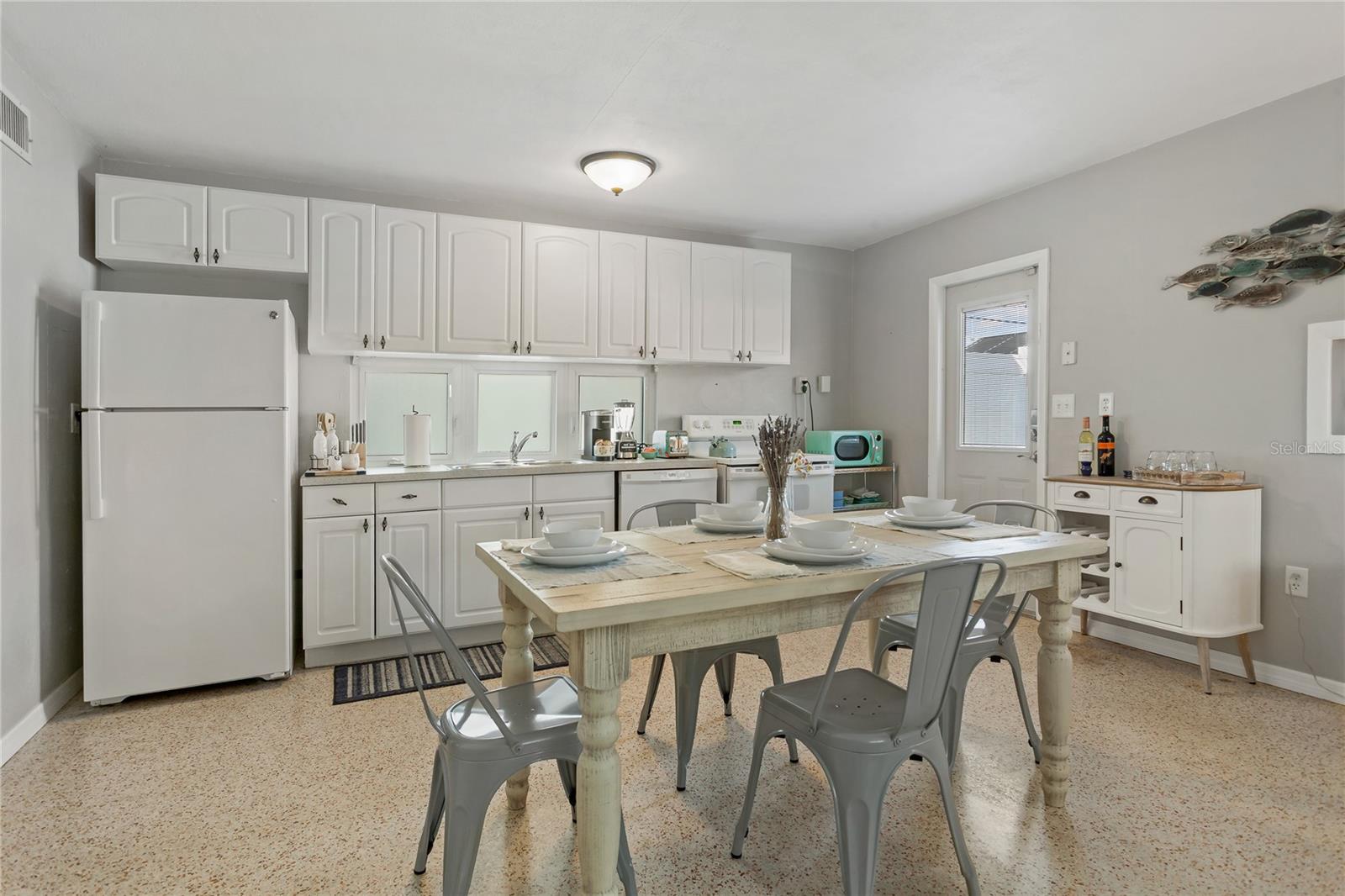 GOLDEN BEACH SUB - Residential