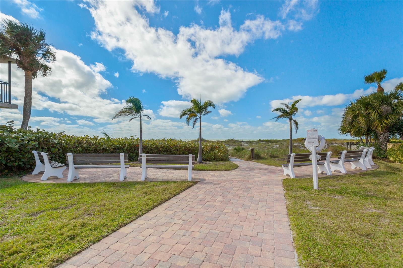 GOLDEN BEACH SUB - Residential