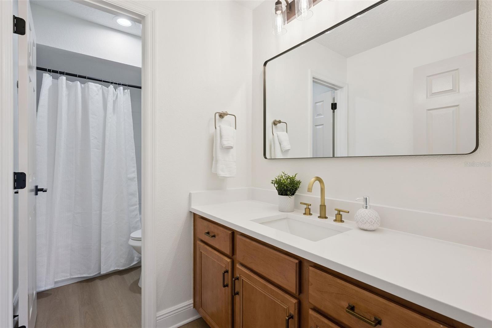 VISTA LAKES VILLAGE N-3 COLONIE - Residential