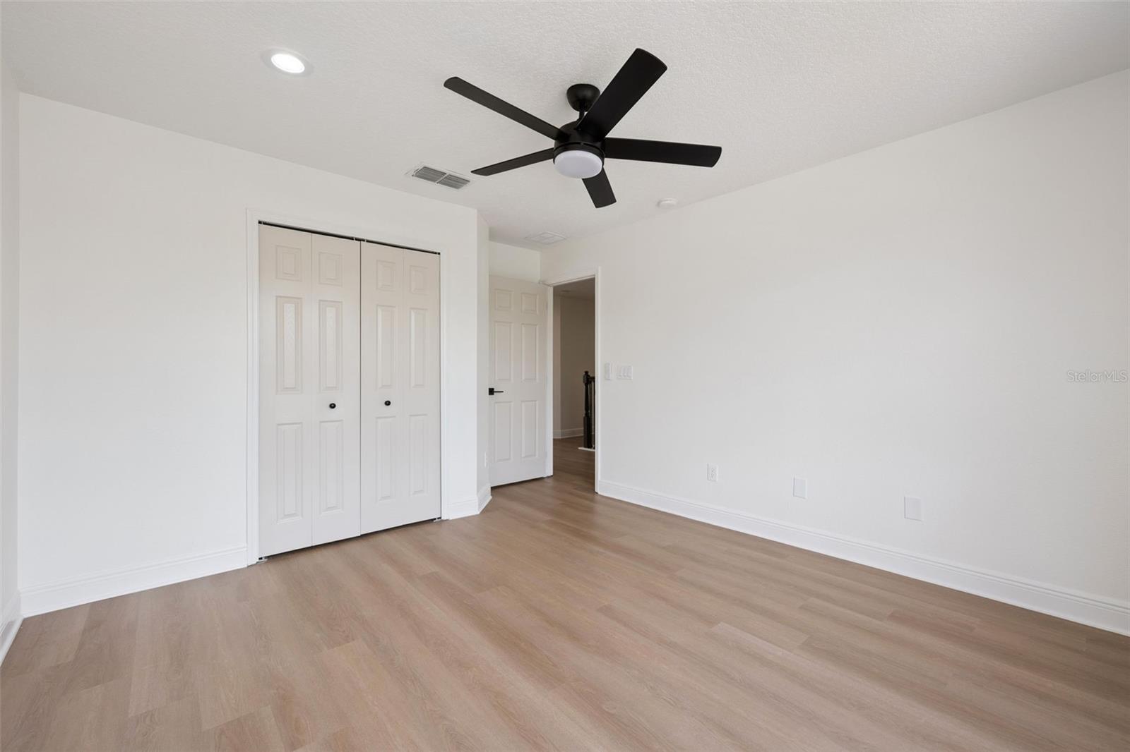 VISTA LAKES VILLAGE N-3 COLONIE - Residential